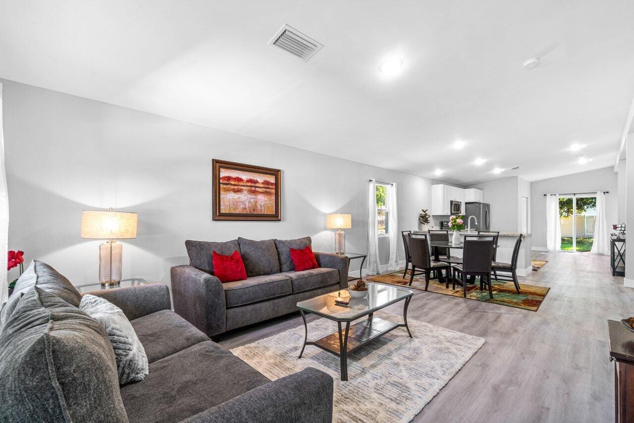 408 SW 4th Street — photo 6