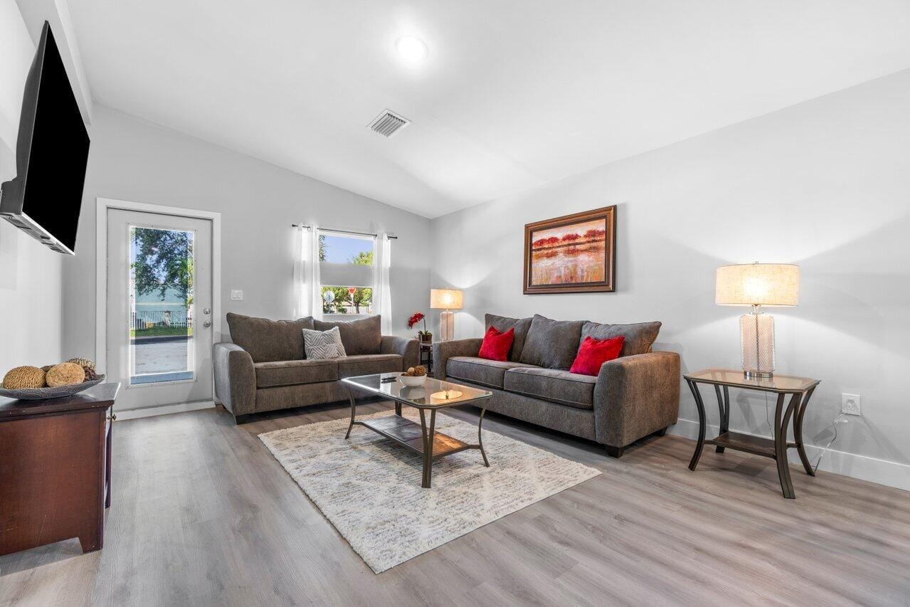 408 SW 4th Street — photo 7