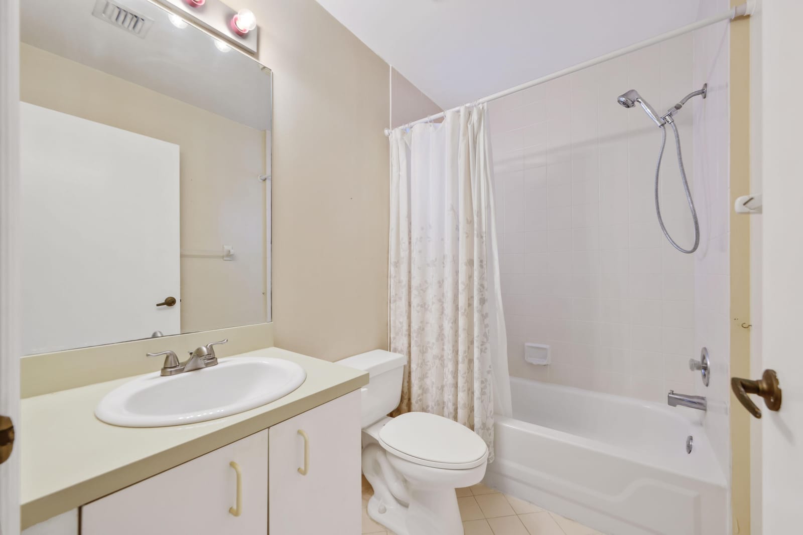8395 NW 57 Drive — photo 11