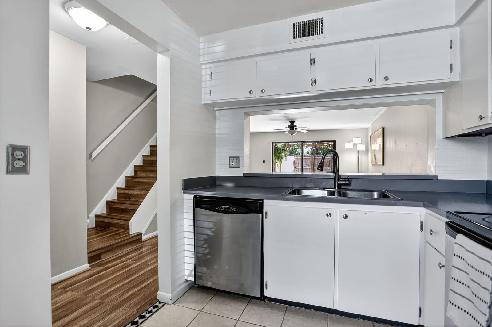 3072 S Oakland Forest Drive 406 — photo 6
