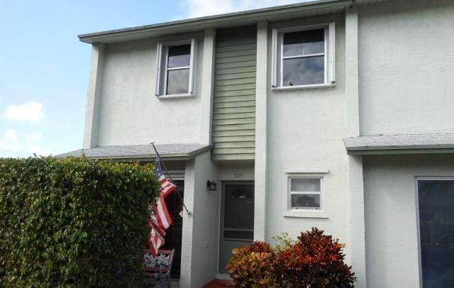 809 Crystal Lake Drive 809 — photo 2