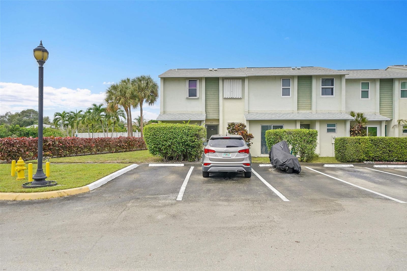 809 Crystal Lake Drive 809 — photo 4