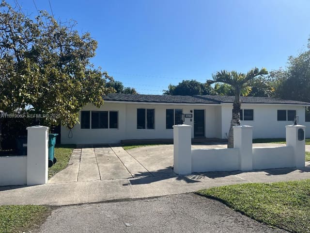 1611 SW 93rd Court, Miami, FL 33165