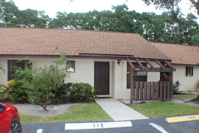 111 Via De Casas Norte, sold in Tradewinds At Dos Lagos Condo, Boynton Beach, FL
