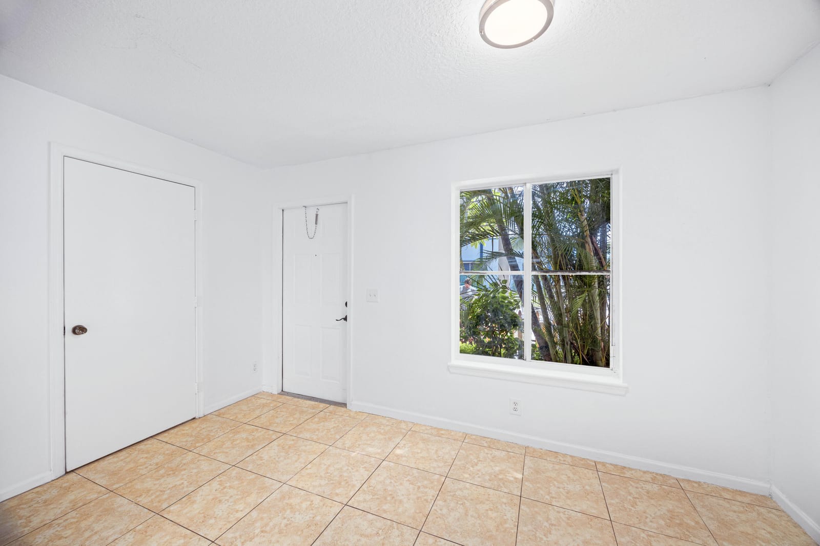 507 E Coast Avenue — photo 4