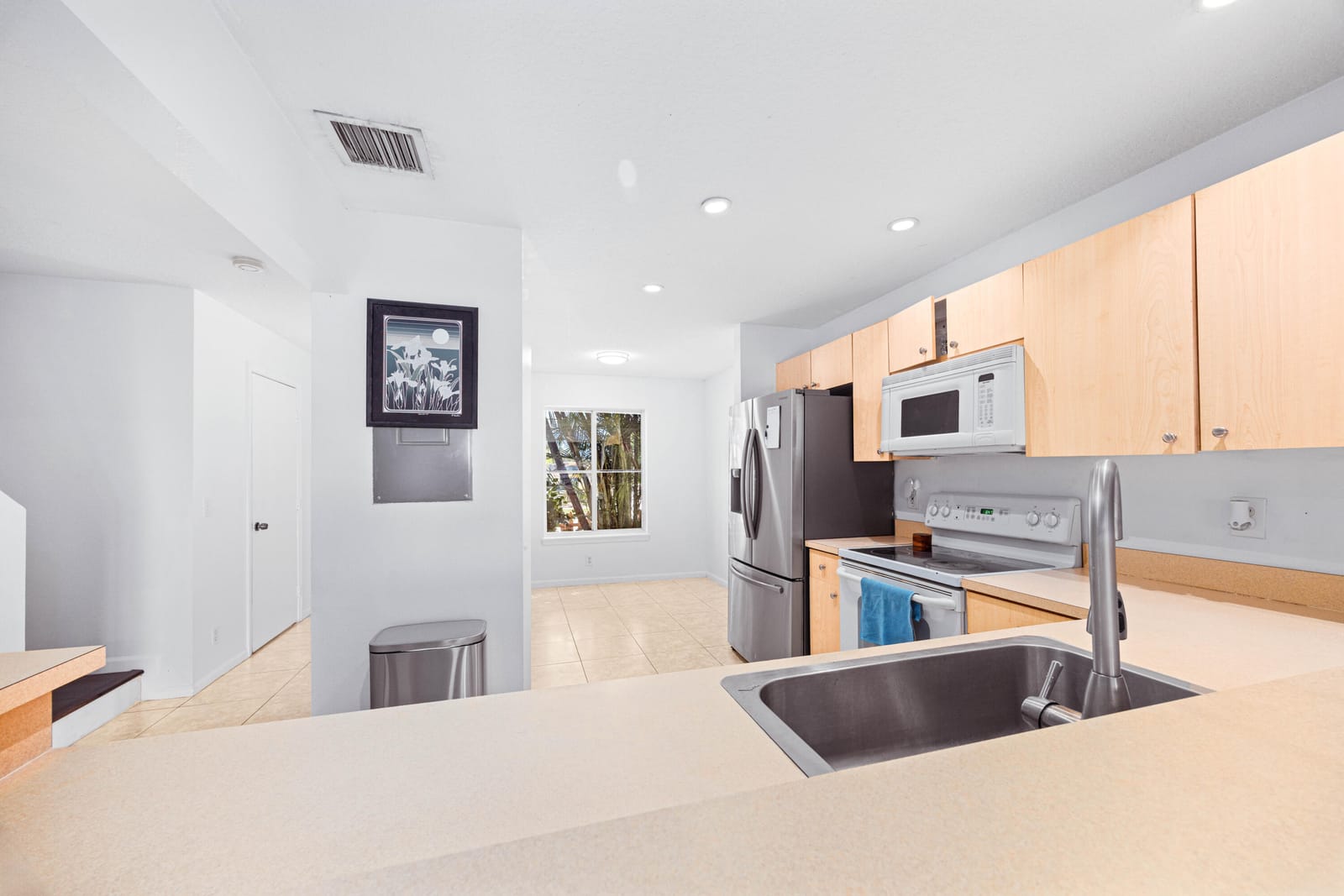 507 E Coast Avenue — photo 8
