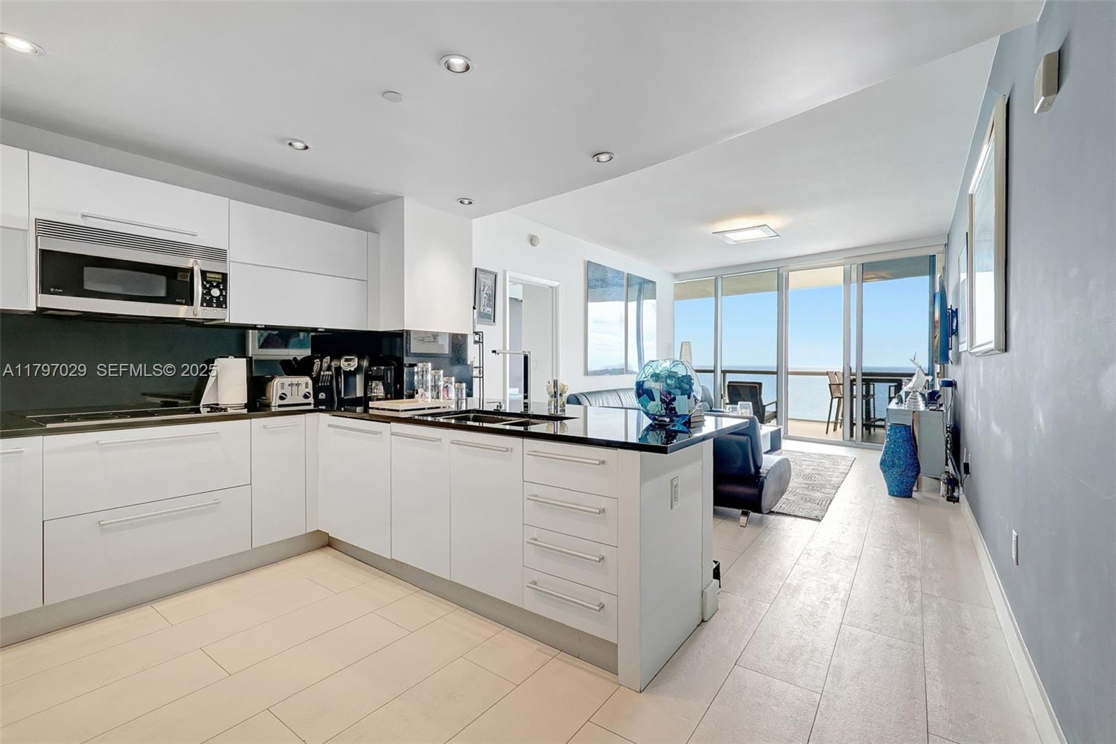 17121 Collins Avenue 2307, Sunny Isles Beach, FL 33160 photo 4