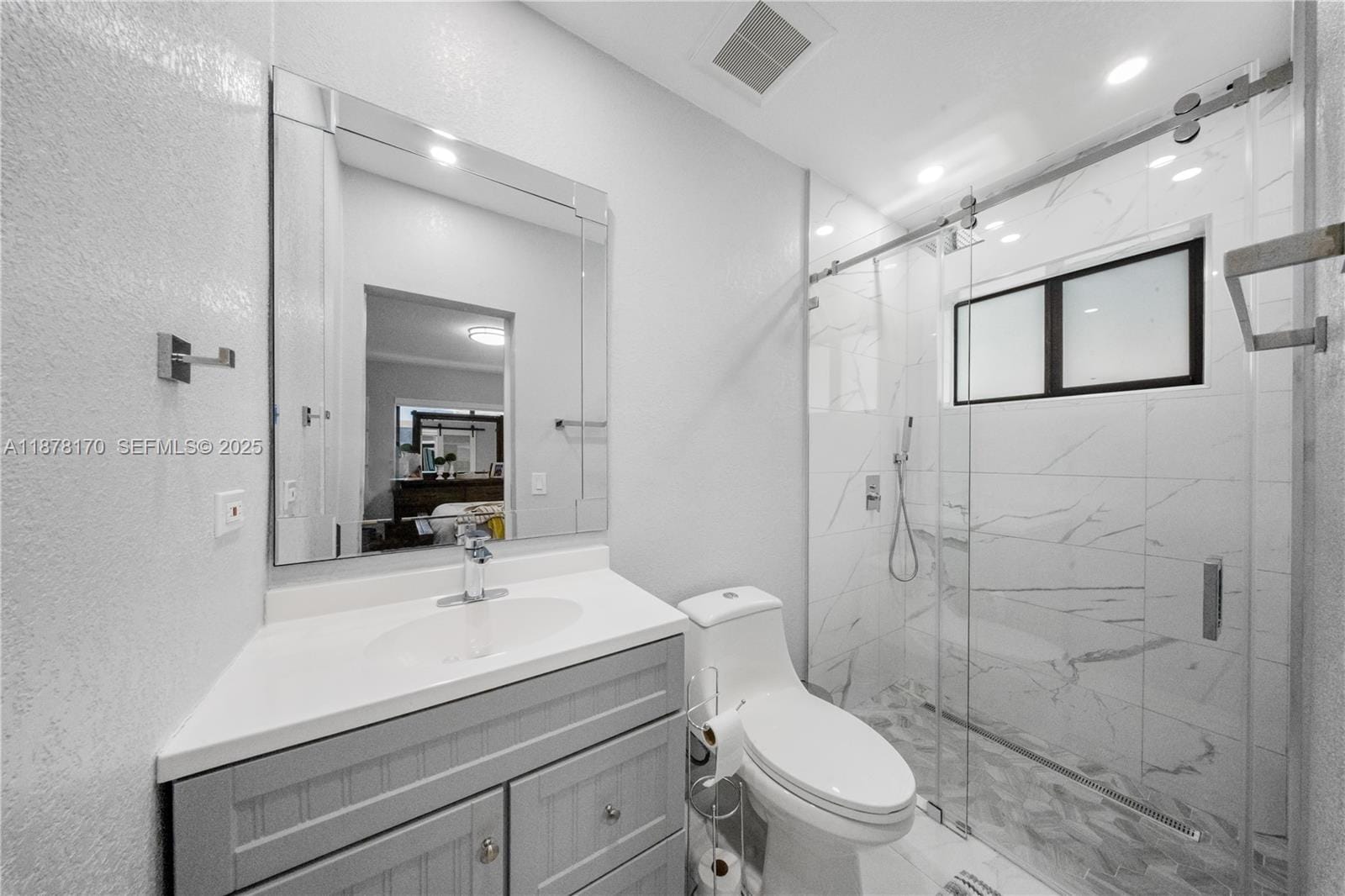 421 W 55th Place, Hialeah, FL 33012 photo 16