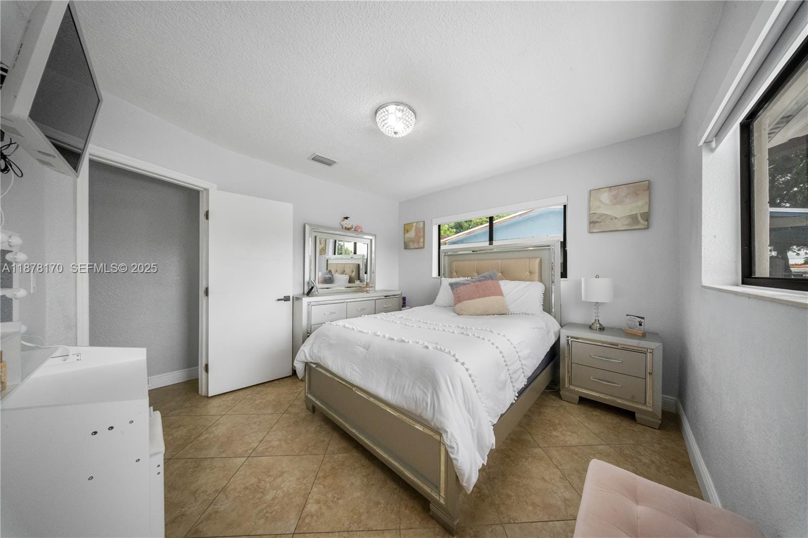 421 W 55th Place, Hialeah, FL 33012 photo 18