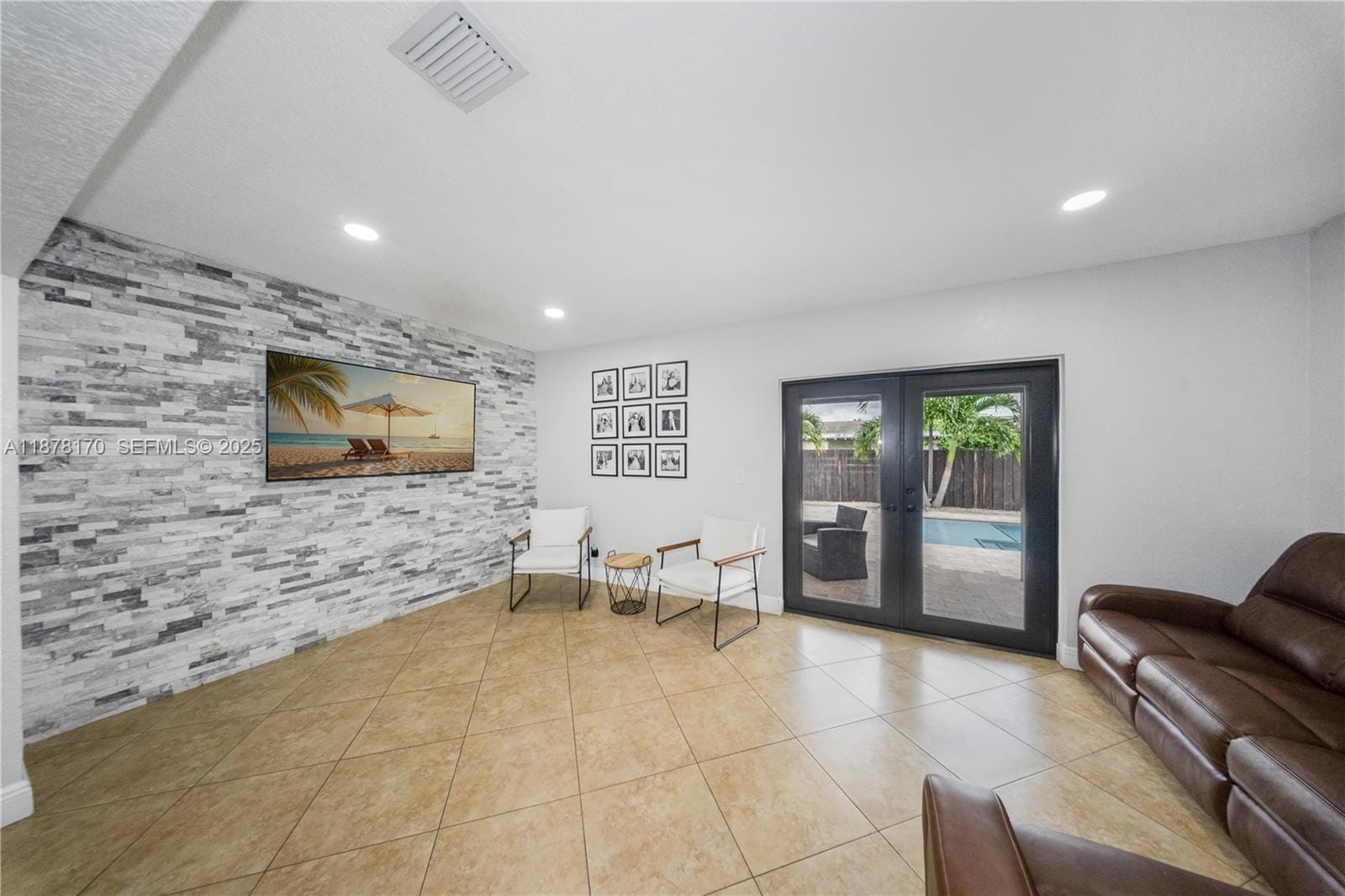 421 W 55th Place, Hialeah, FL 33012 photo 3