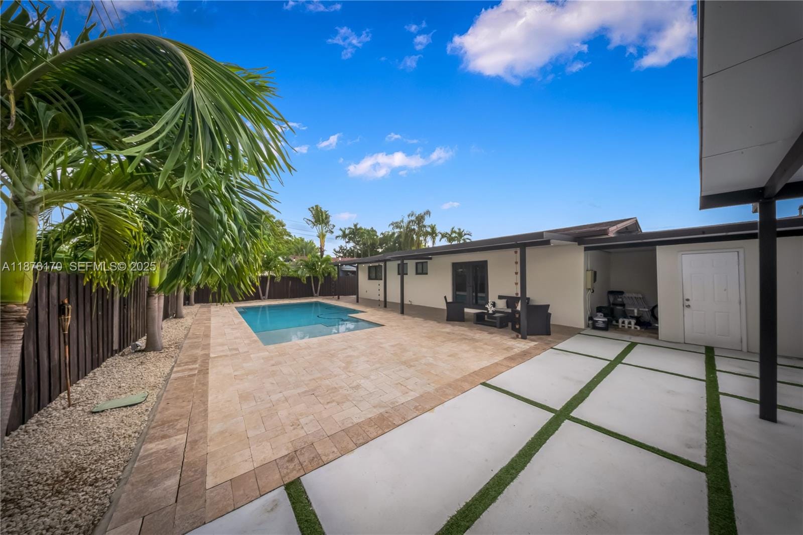 421 W 55th Place, Hialeah, FL 33012 photo 24