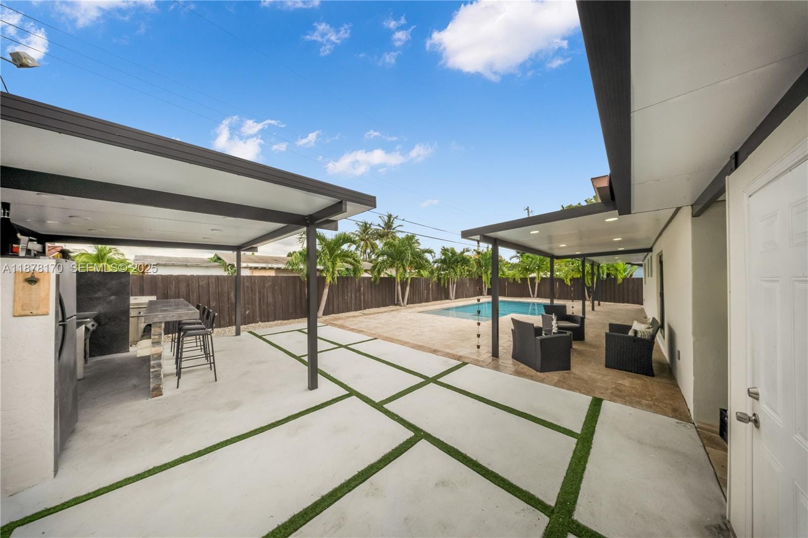 421 W 55th Place, Hialeah, FL 33012 photo 25