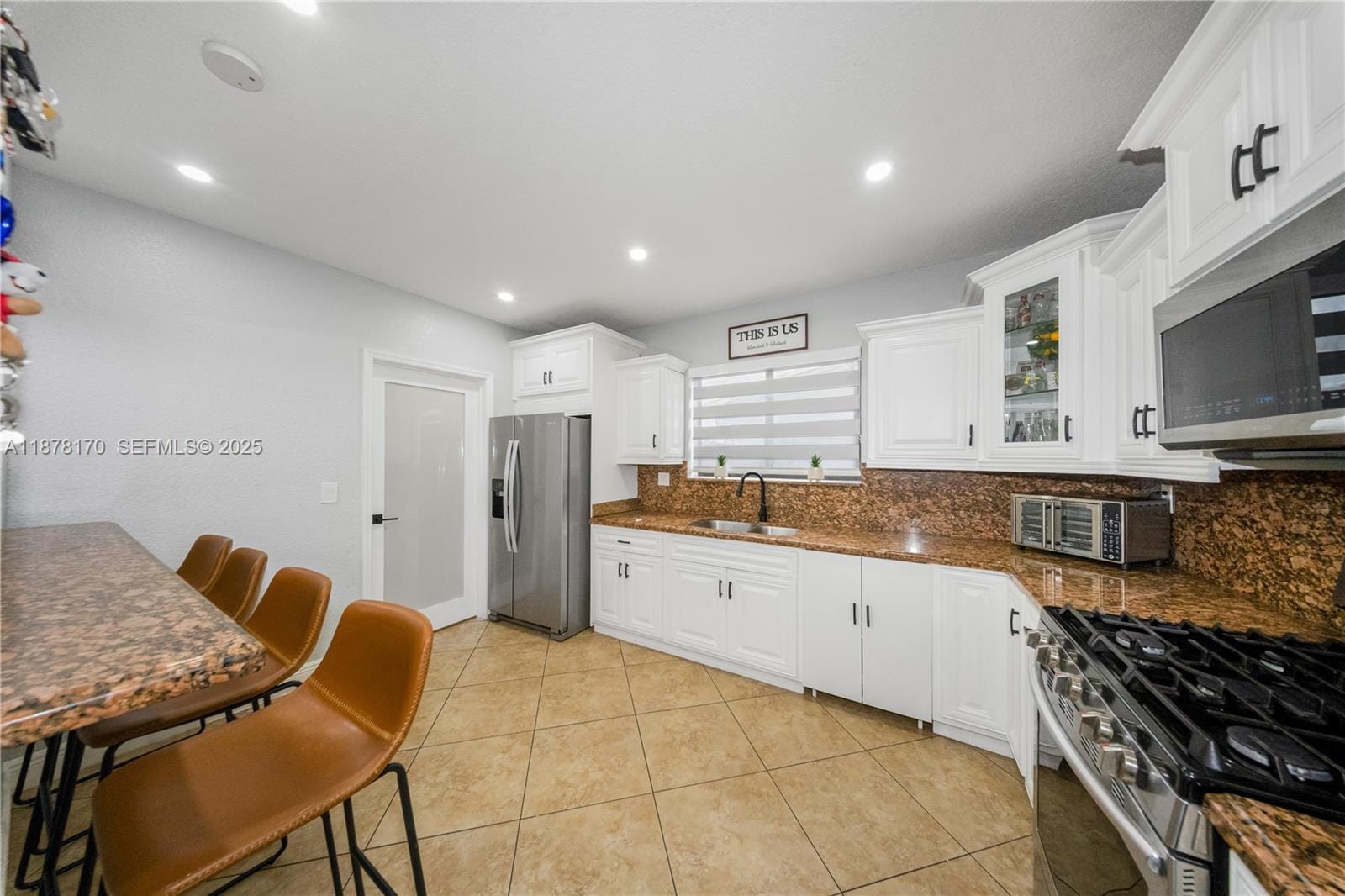 421 W 55th Place, Hialeah, FL 33012 photo 9