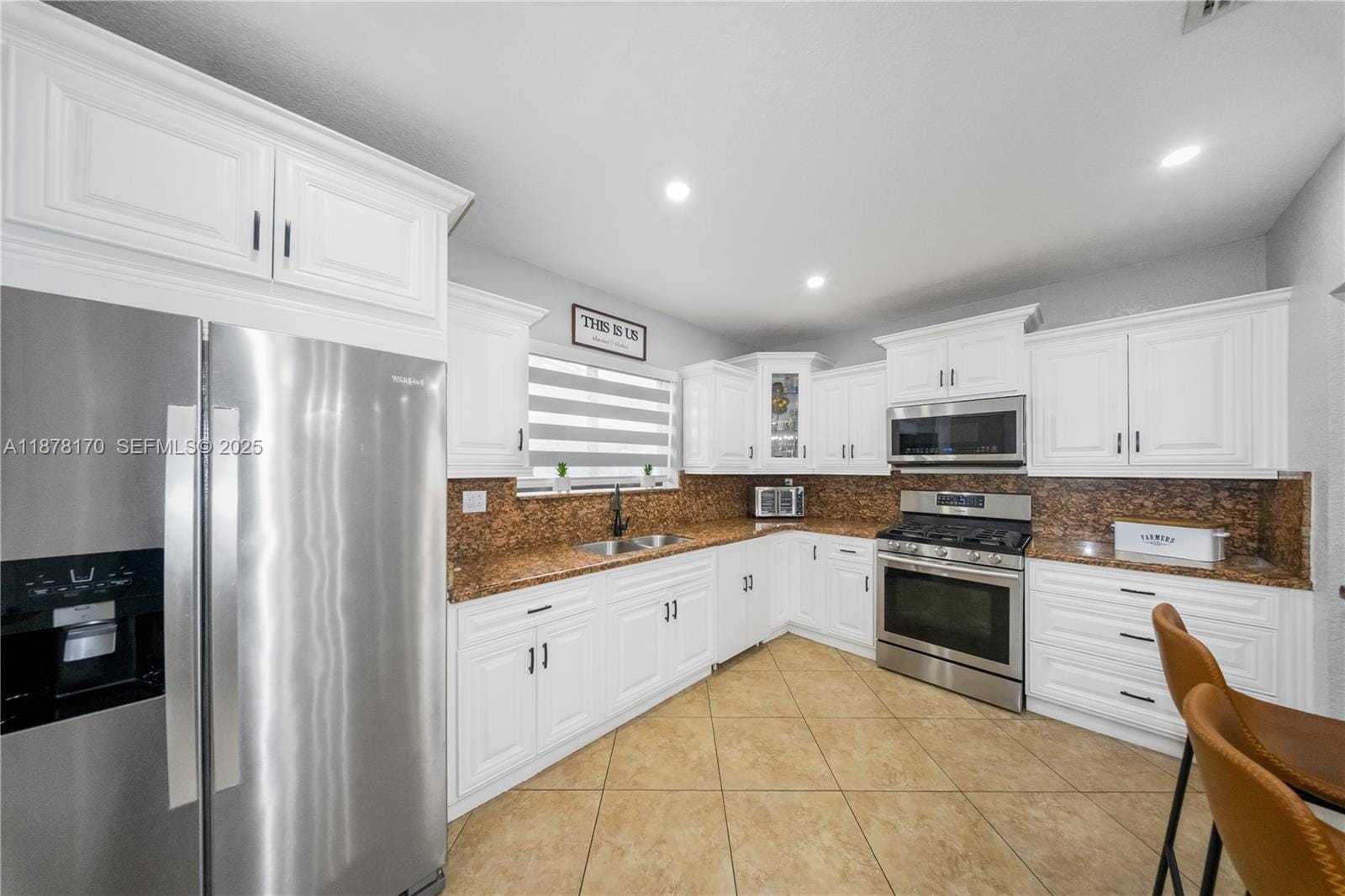 421 W 55th Place, Hialeah, FL 33012 photo 10