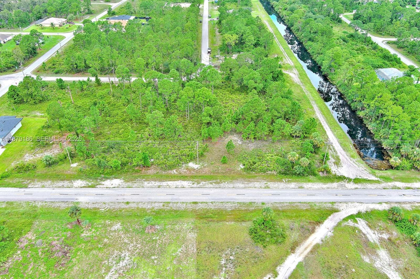 702 Eisenhower Boulevard, Lehigh Acres, FL 33974 photo 13