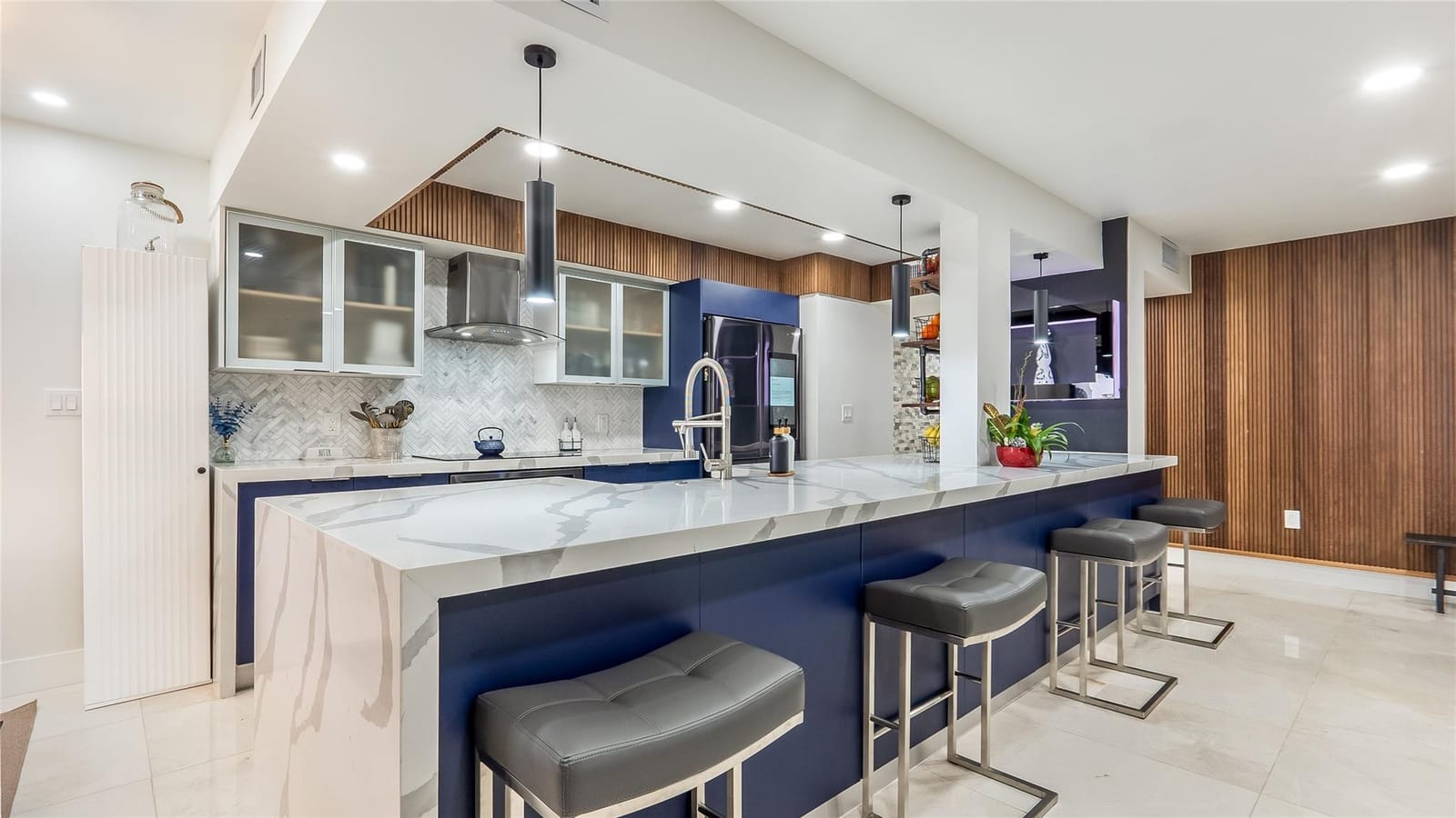 1410 Sheridan Street 7i — photo 2