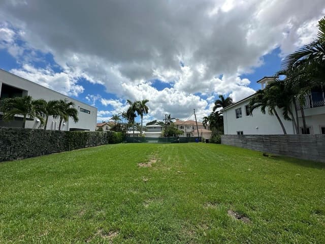 1531 SE 12th Court, sold in Lauderdale Harbors Sec A, Fort Lauderdale, FL