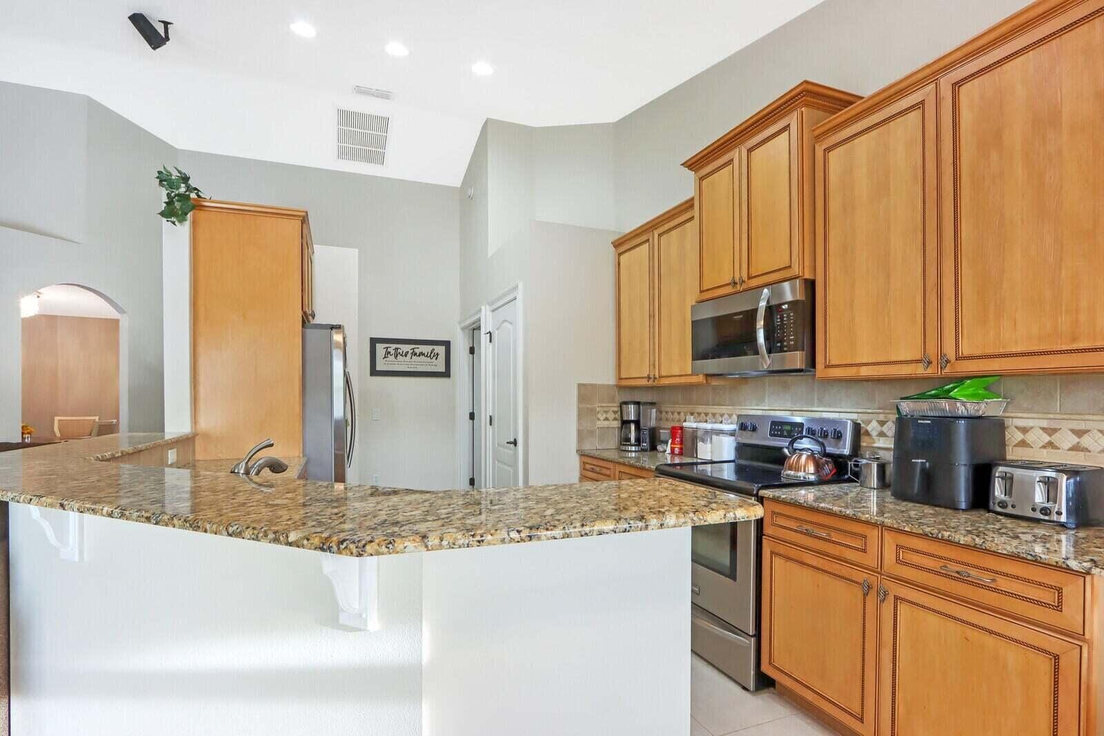 2548 SW Edgarce Street — photo 8