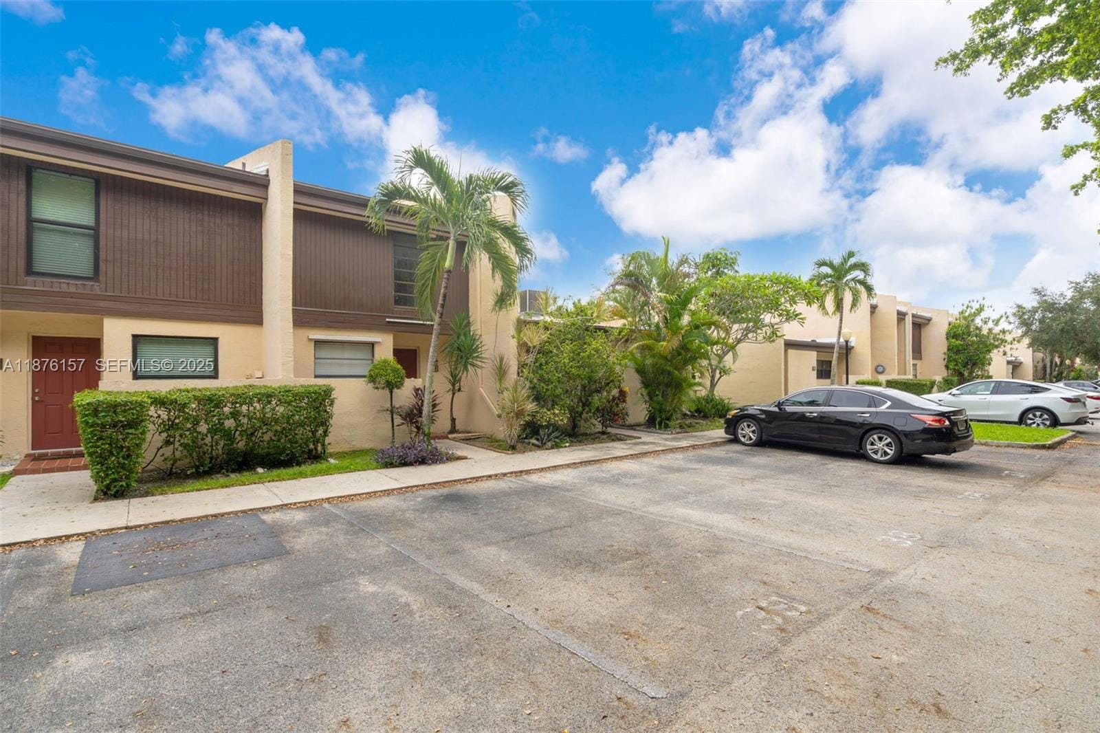 1161 NW 99th Terrace 38, Pembroke Pines, FL 33024 photo 2
