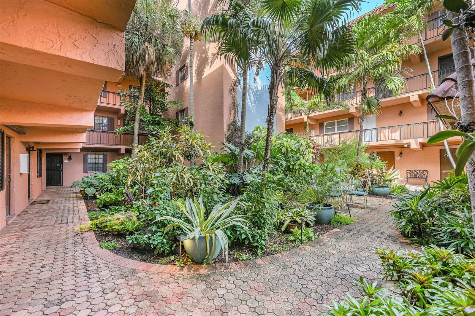 620 Tennis Club Drive 103, Fort Lauderdale, FL 33311 photo 22