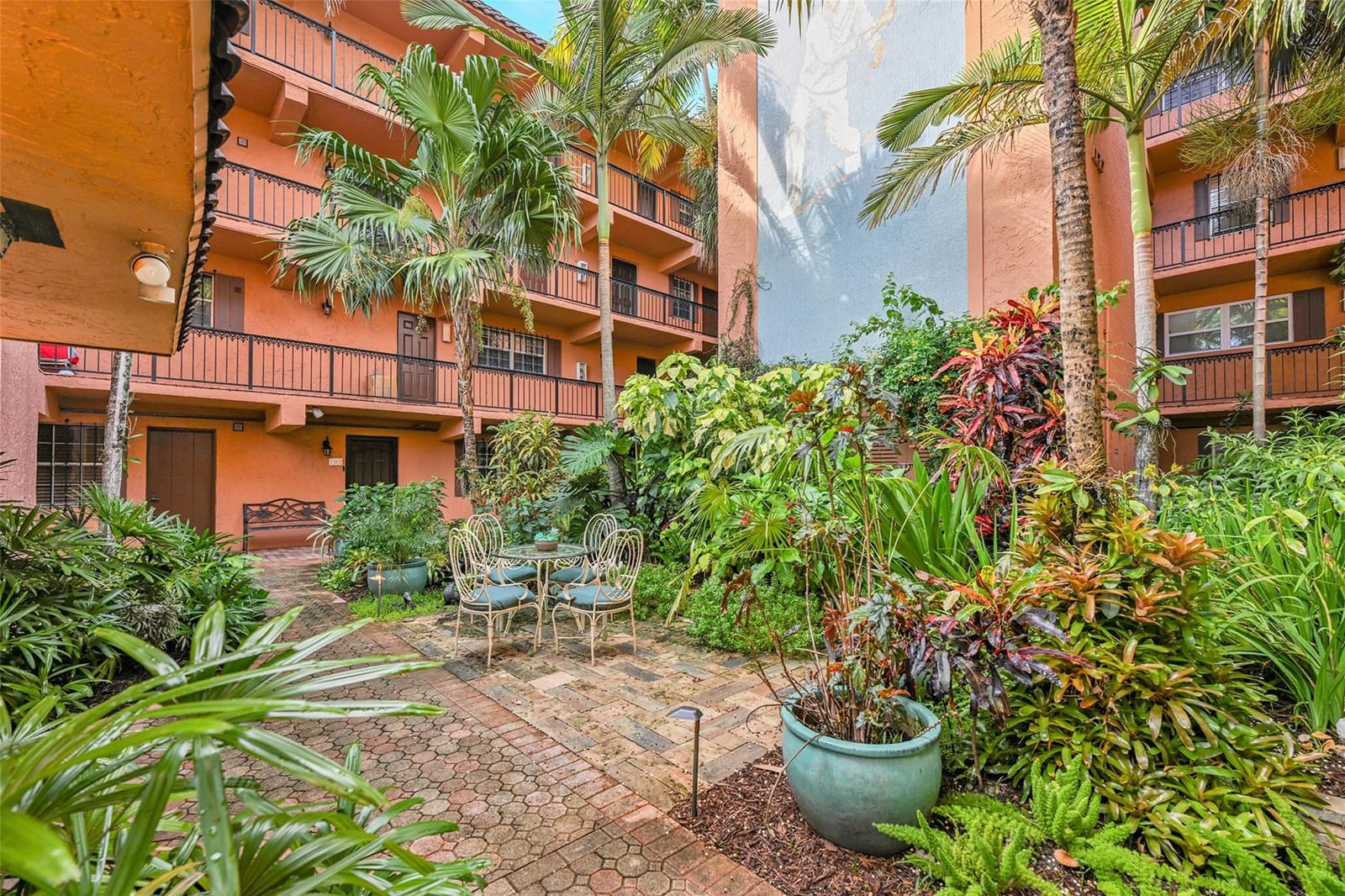 620 Tennis Club Drive 103, Fort Lauderdale, FL 33311 photo 23