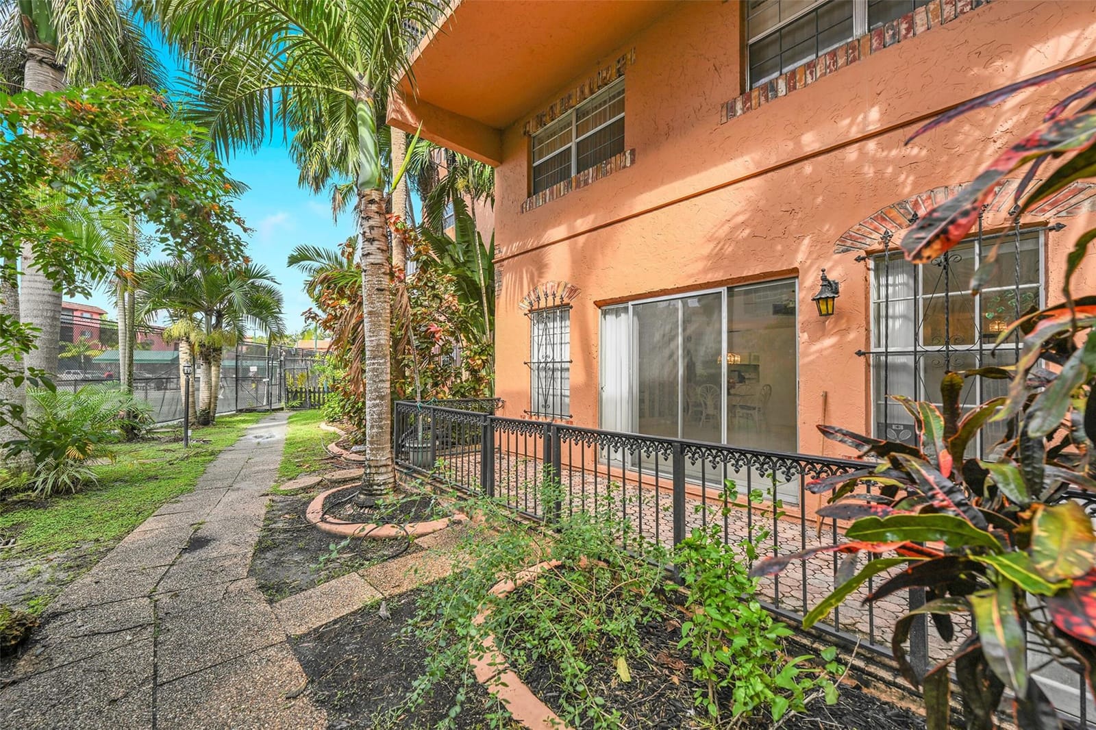 620 Tennis Club Drive 103, Fort Lauderdale, FL 33311 photo 24