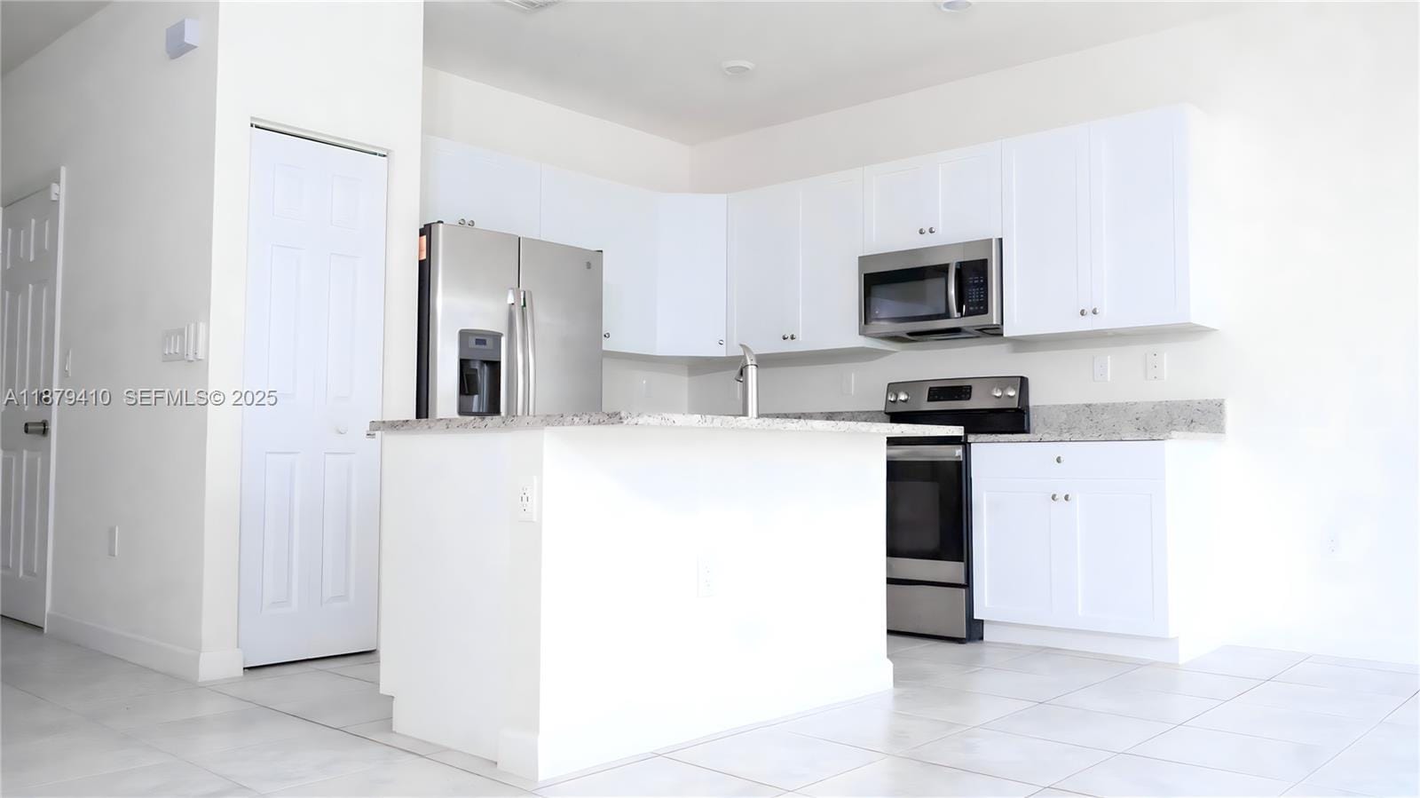 3343 W 100th Terrace, Hialeah, FL 33018 photo 16