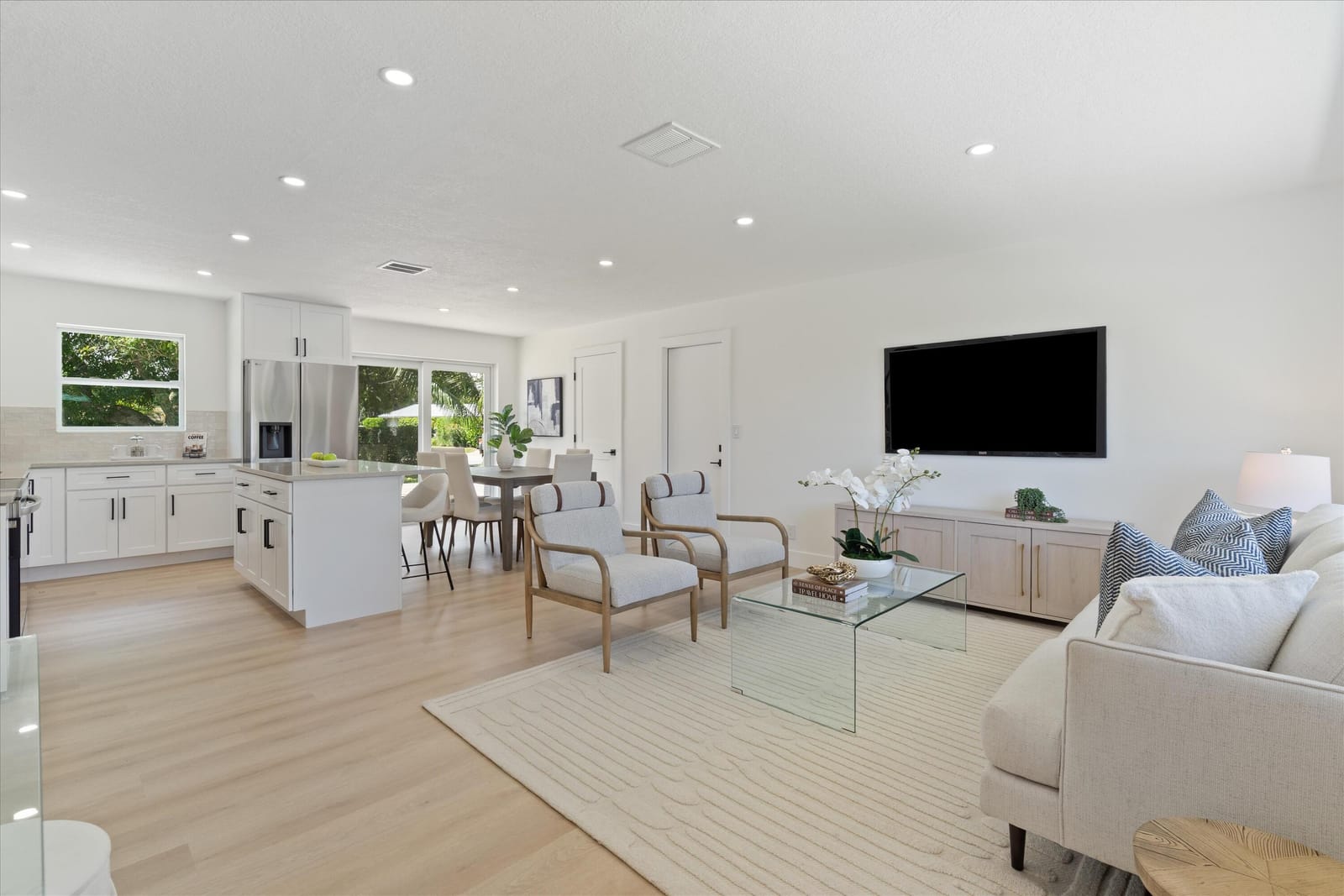 973 Lighthouse Drive — photo 3