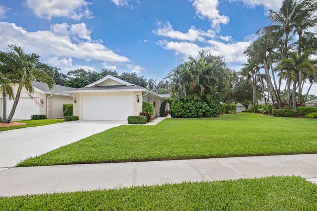 128 Brier Circle, sold in Greenbrier At Indian Creek, Jupiter, FL