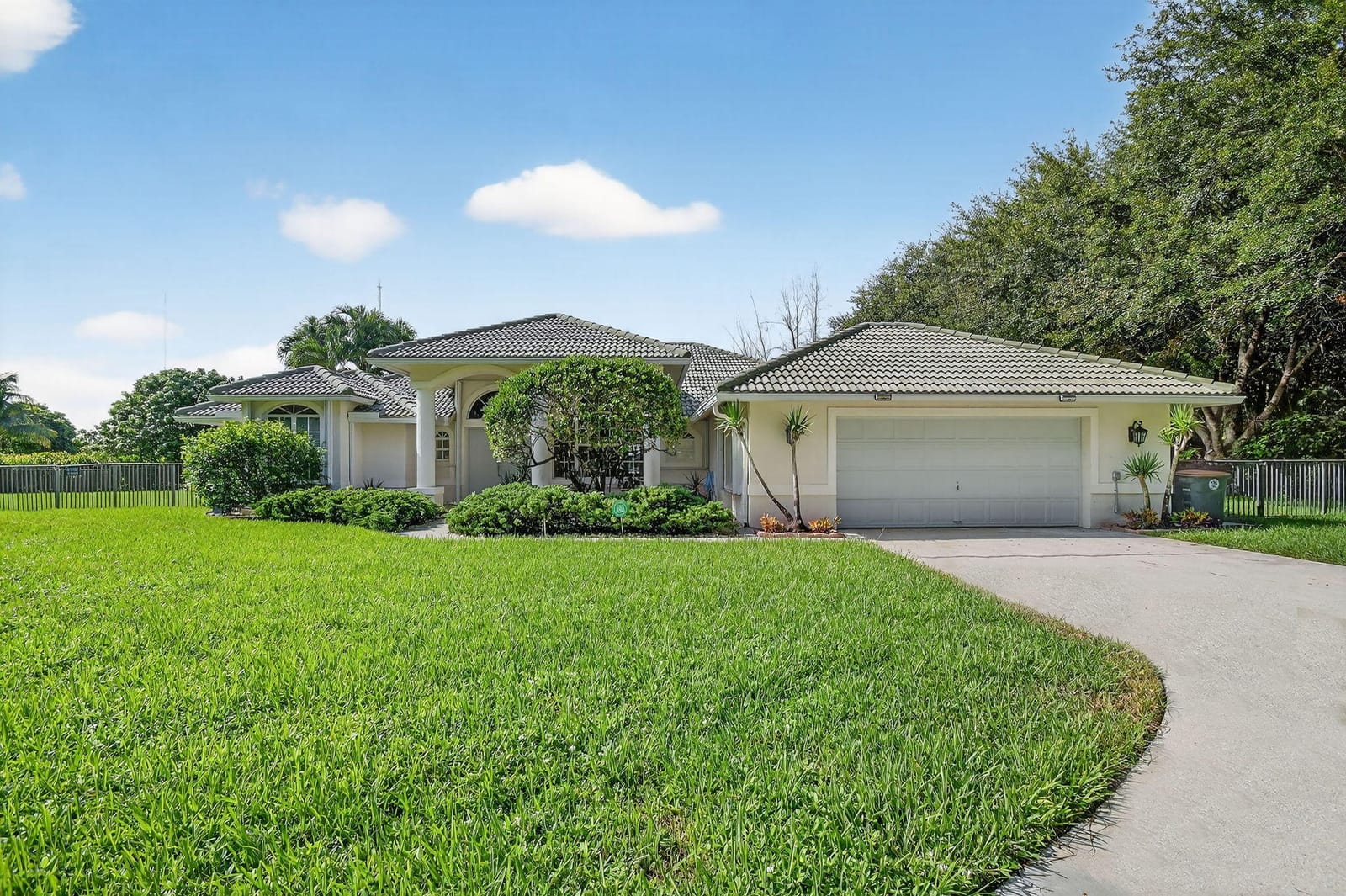 5551 Lago Del Sol Drive — photo 5