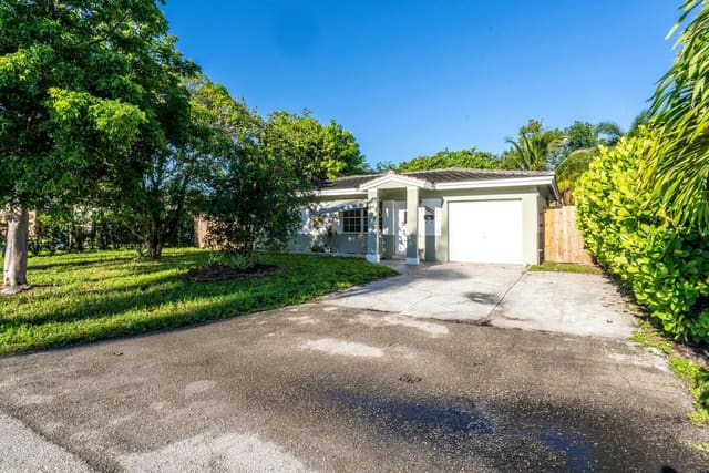 4581 NE 3rd Avenue, Fort Lauderdale, FL 33334