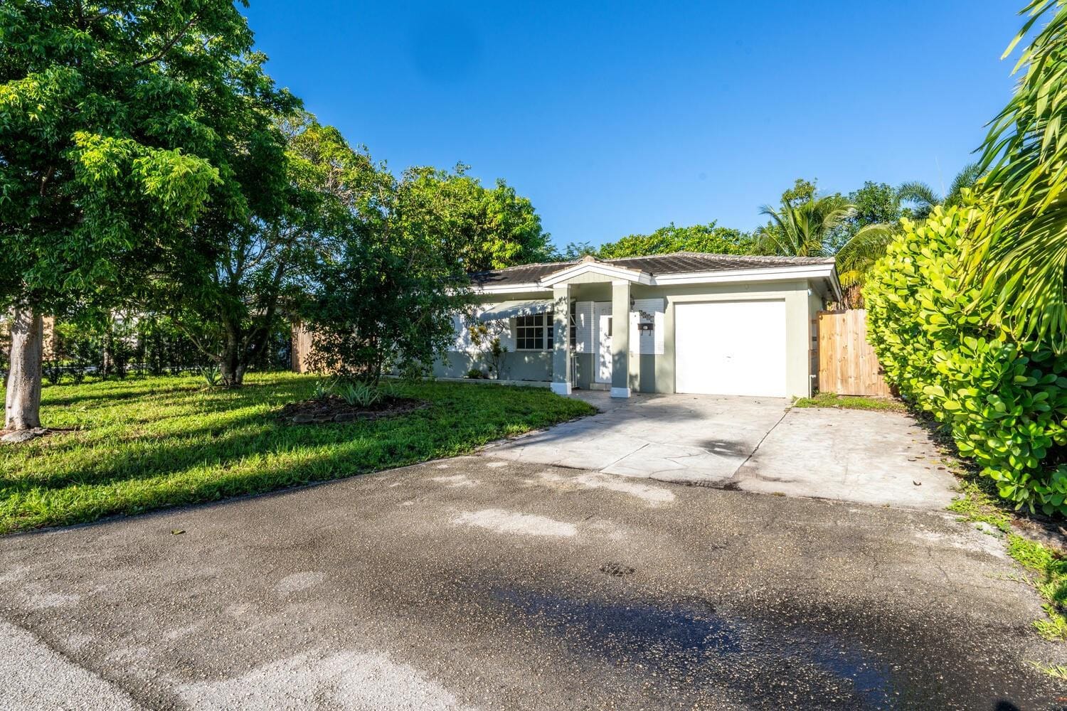 4581 NE 3rd Avenue, Fort Lauderdale, FL 33334