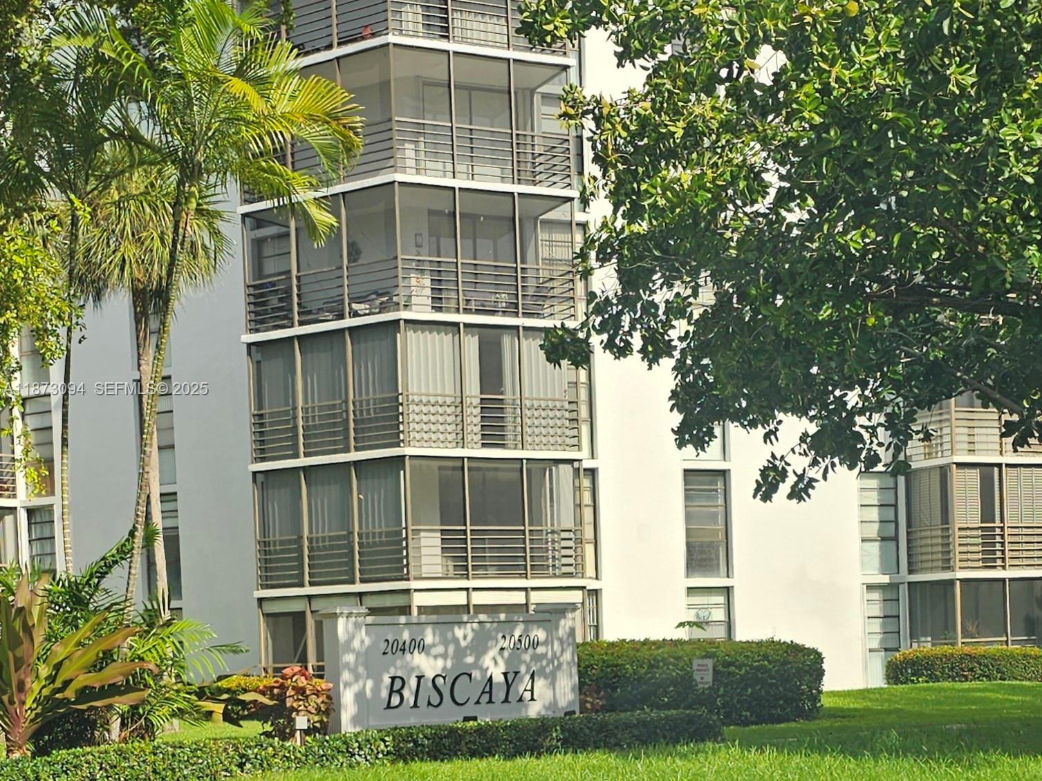 20400 W Country Club Drive 315, Aventura, FL 33180, Aventura