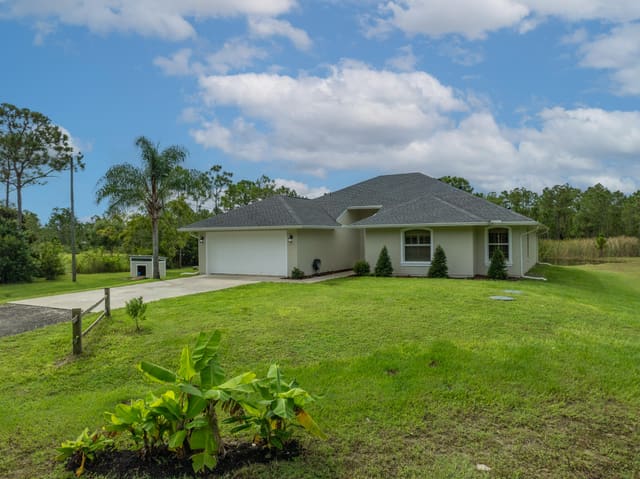 13805 83rd Street, sold in Fellsmere Farms Co S/D Of Unsurveyed Twp 31 Rng 37, Fellsmere, FL