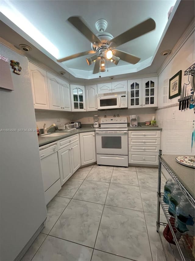 3180 S Ocean Drive 204, Hallandale Beach, FL 33009