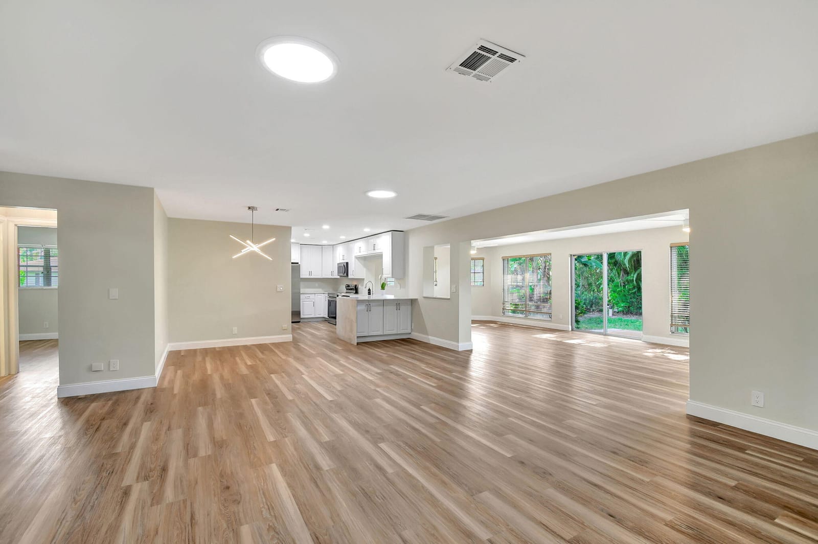538 Forestview Drive, Atlantis, FL 33462 photo 12