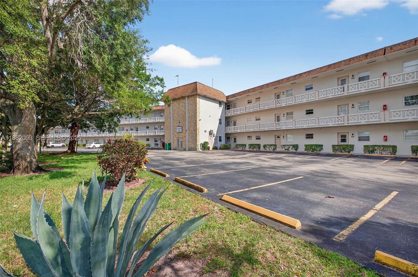 4706 NW 36th Street 402, Lauderdale Lakes, FL 33319 photo 27