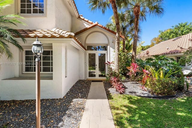 517 Misty Oaks Drive, sold in Palm Aire Oaks Course Est, Pompano Beach, FL