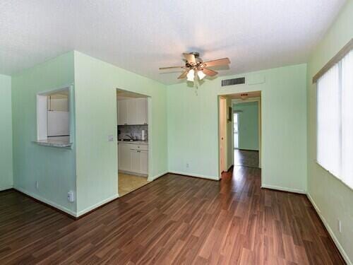 65 Easthampton C — photo 2