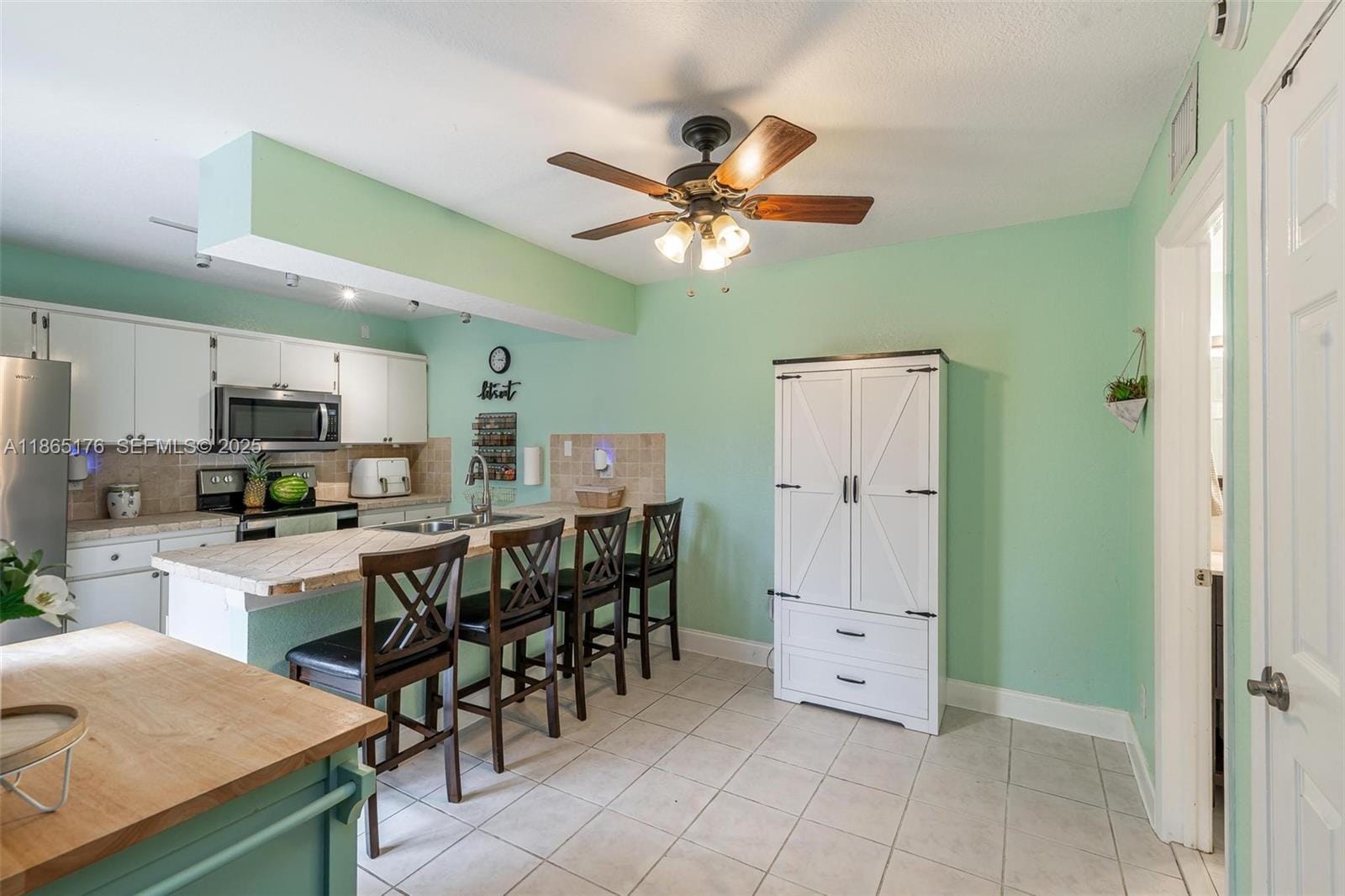 1306 SW 118th Terrace, Davie, FL 33325 photo 4