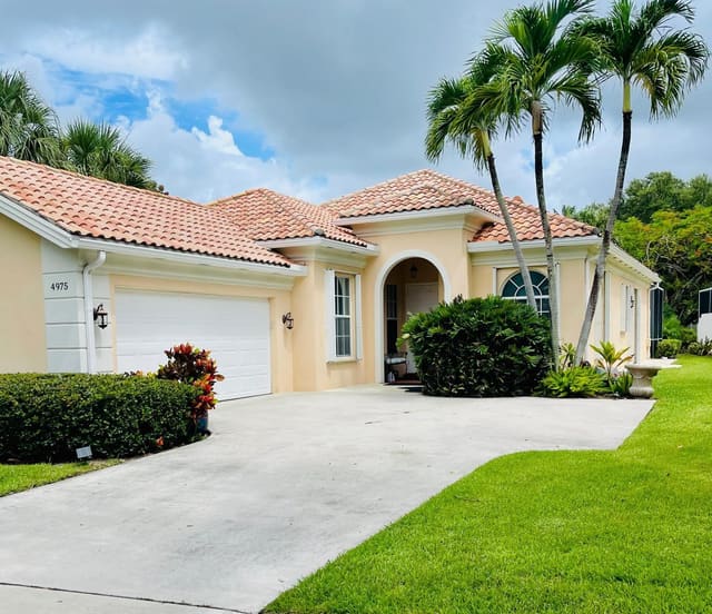 4975 Garden Drive, Delray Beach, FL 33445