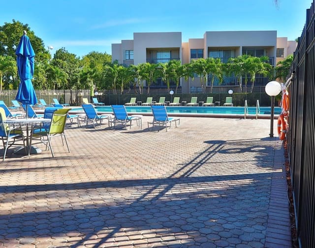 10425 SW 112th Avenue 324, sold in Gardens Of Kendall, Miami, FL