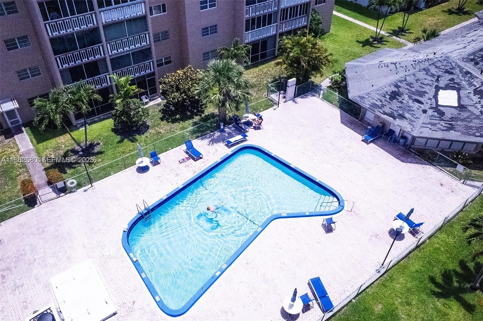 319 NE 14th Avenue 505, Hallandale Beach, FL 33009 photo 14