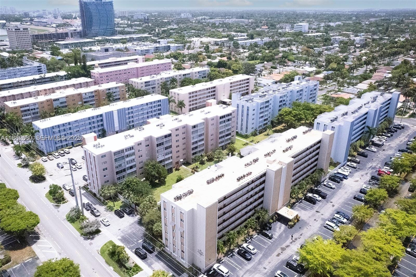 319 NE 14th Avenue 505, Hallandale Beach, FL 33009 photo 16