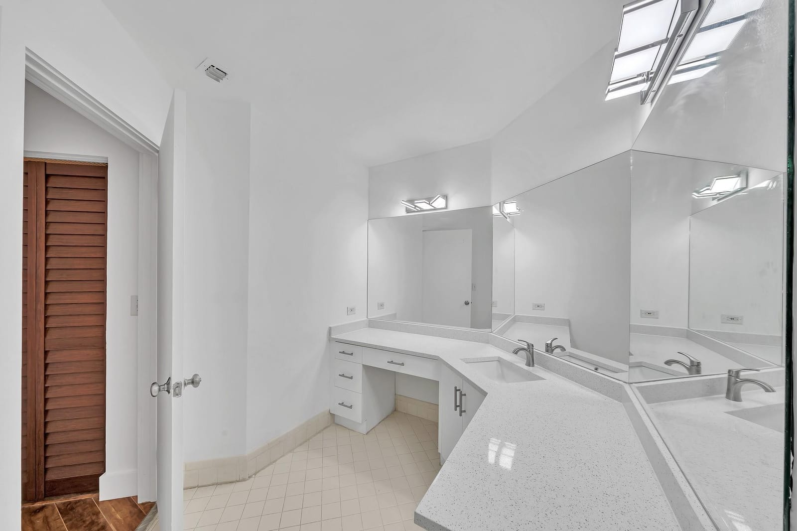 4111 Coral Tree Circle 324, Coconut Creek, FL 33073 photo 20