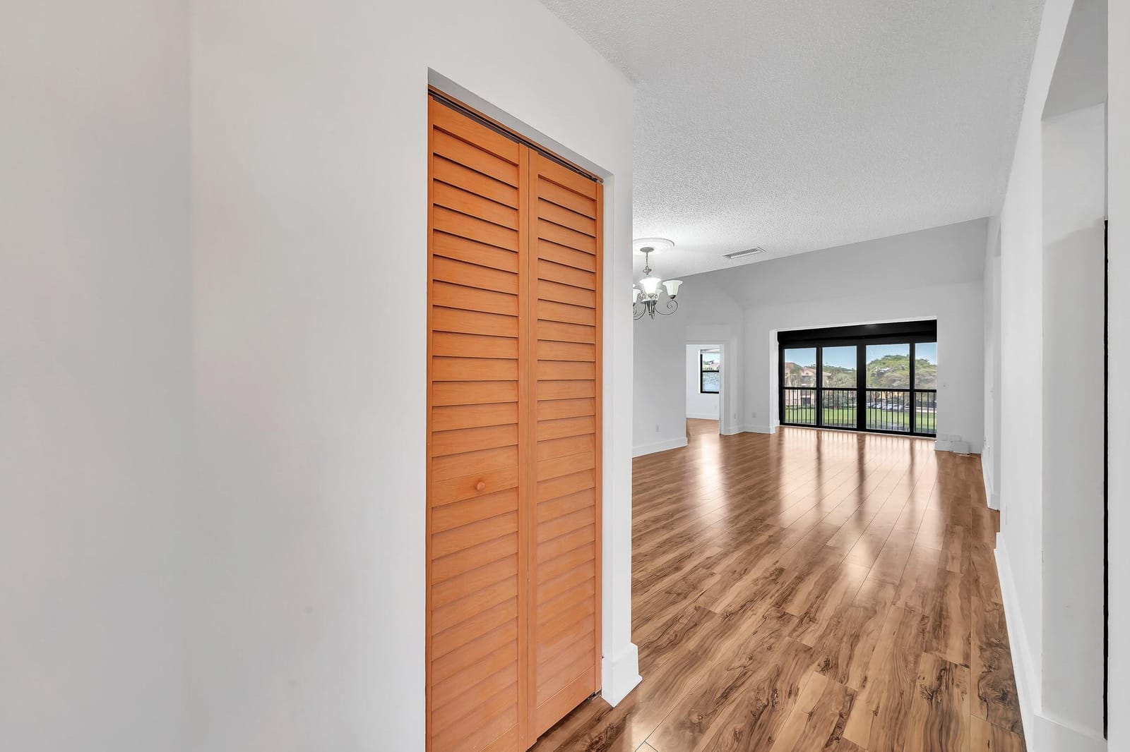 4111 Coral Tree Circle 324 — photo 8