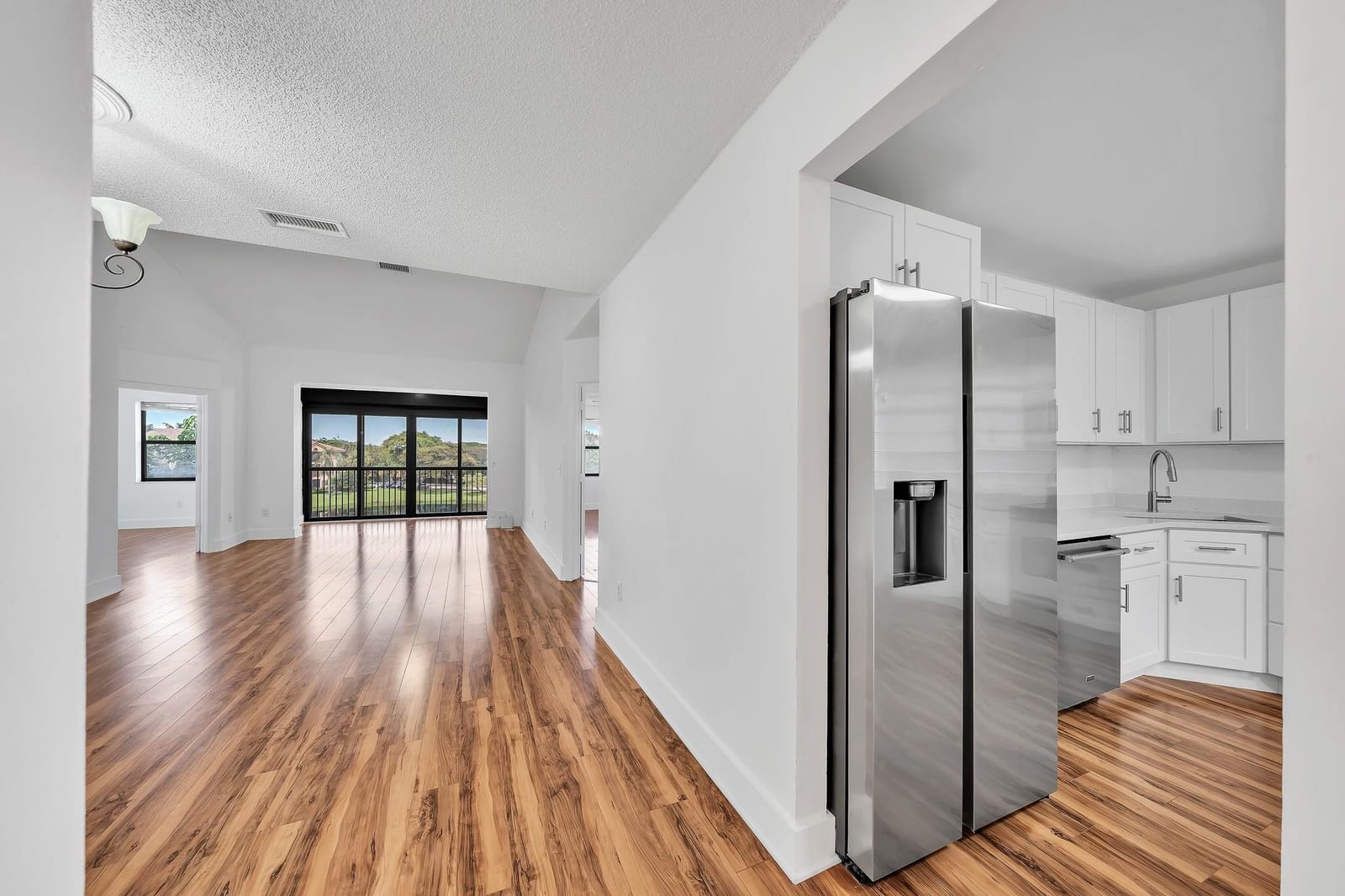 4111 Coral Tree Circle 324 — photo 9
