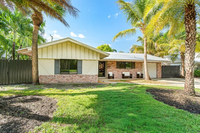 734 Fairhaven Drive, sold in Fairhaven, North Palm Beach, FL