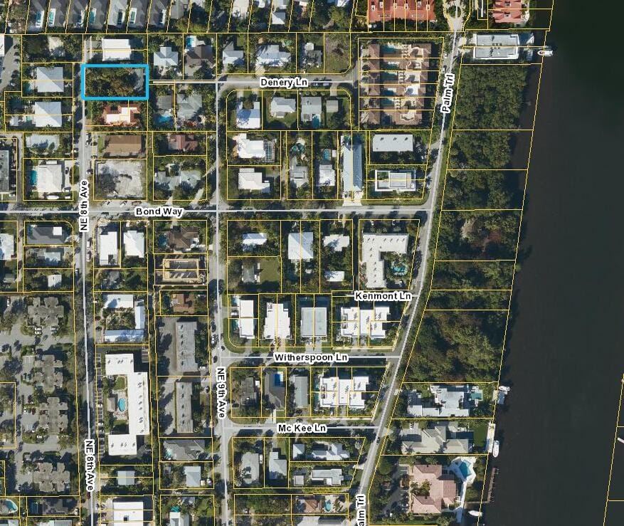 1227 NE 8th Avenue, Delray Beach, FL 33483