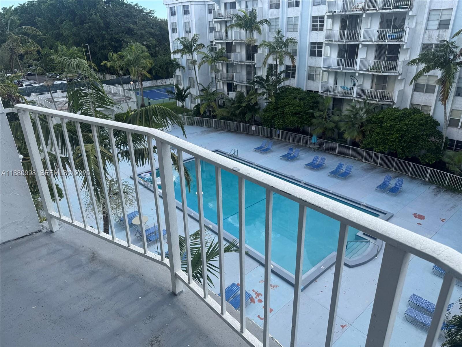 486 NW 165th St Road B-506, Miami, FL 33169 photo 2